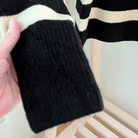 Zara Women's Striped Black and Cream Sweater with Velvet Lace Collar, Sz M - Picture 4 of 8